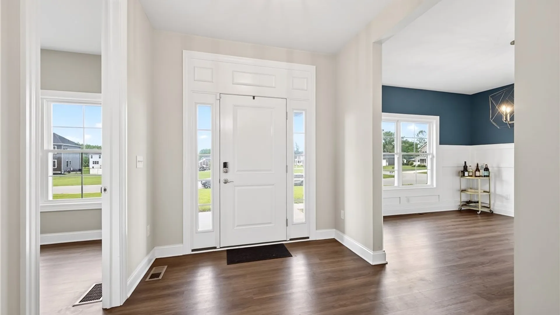 Property at 4 Wentworth Drive, Orchard Park, NY 14127 5