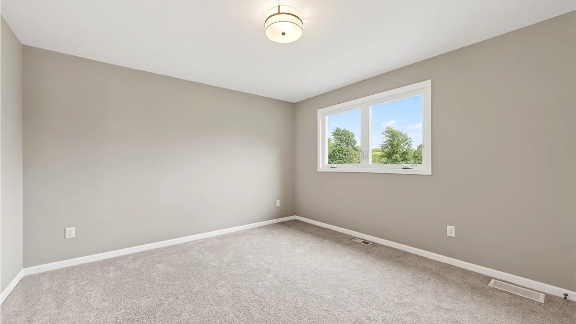 Property at 4 Wentworth Drive, Orchard Park, NY 14127 38