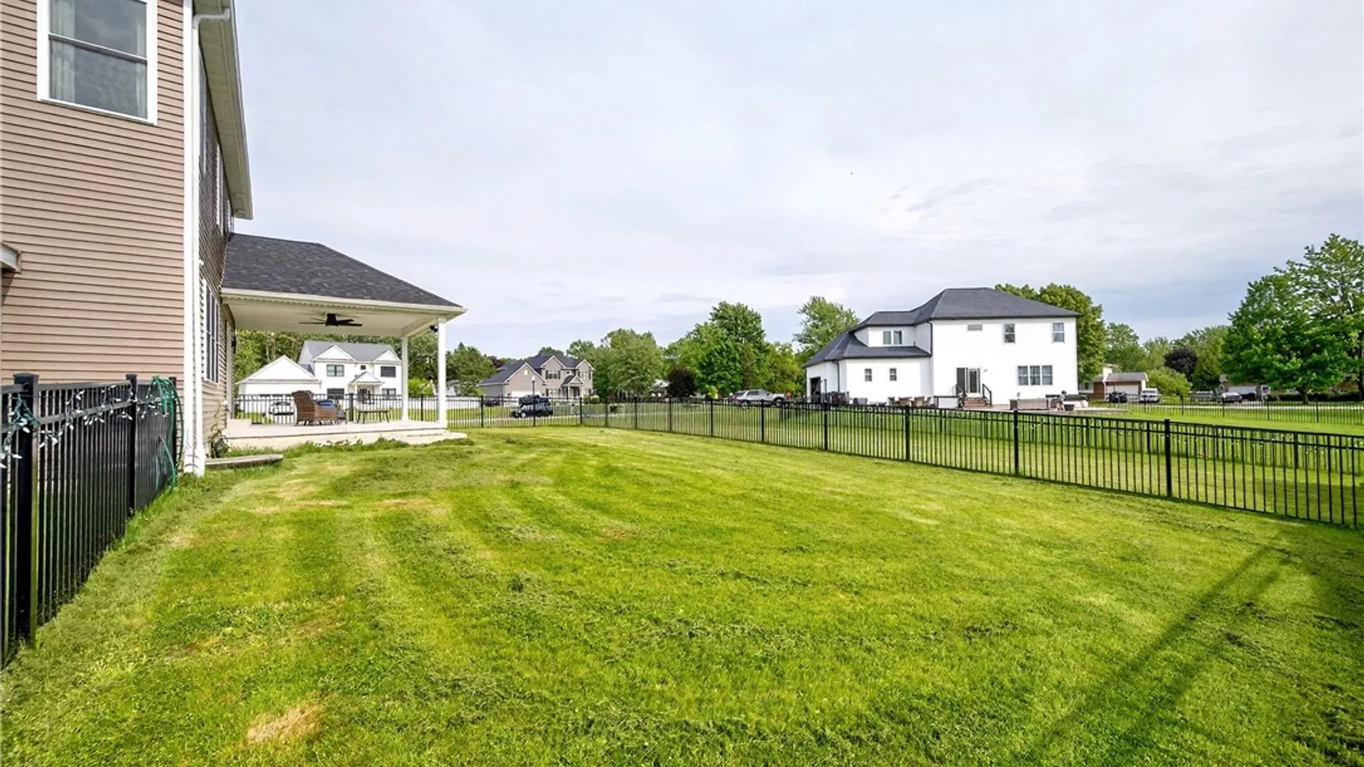 Property at 4 Wentworth Drive, Orchard Park, NY 14127 44