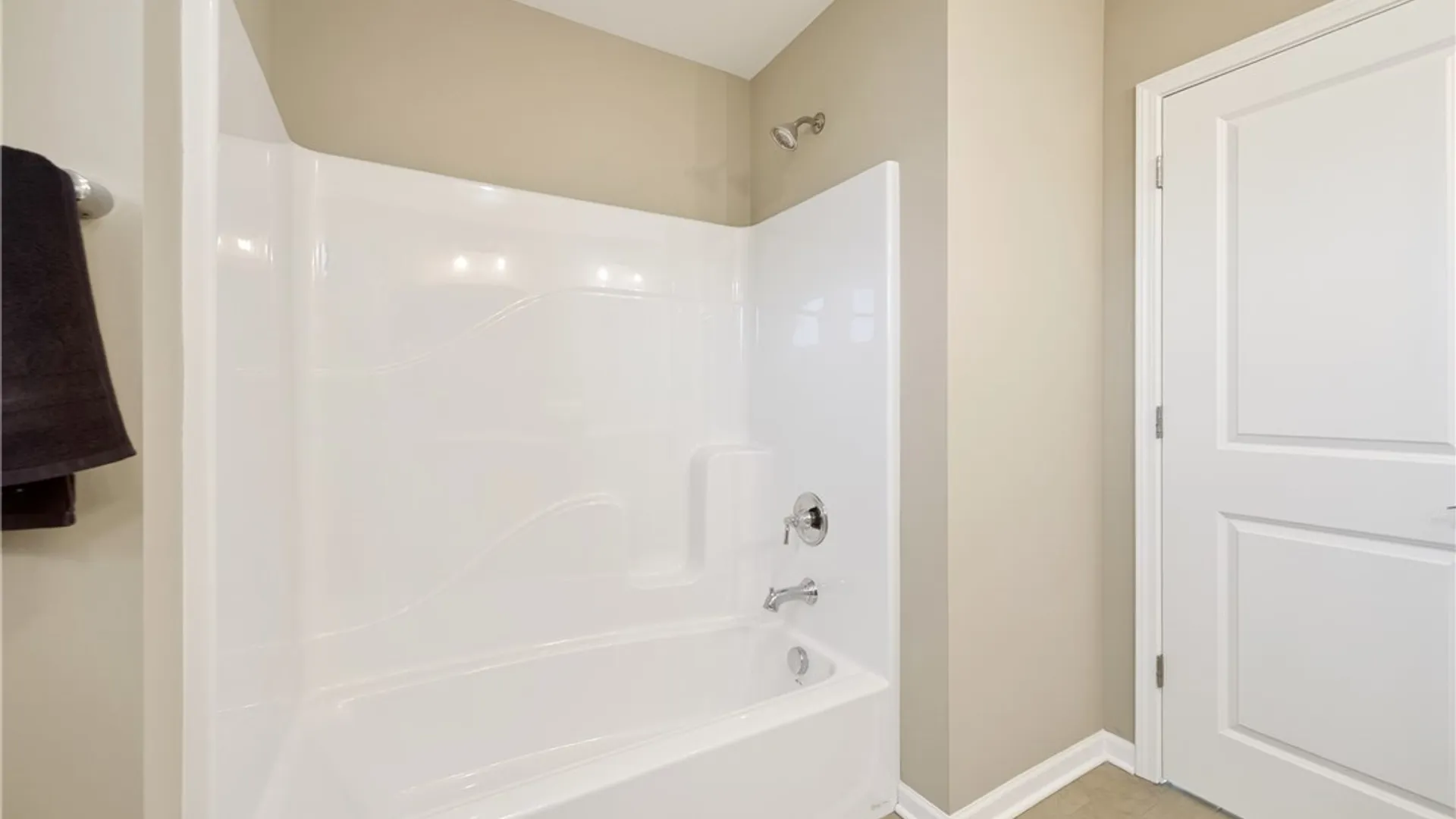 Property at 4 Wentworth Drive, Orchard Park, NY 14127 33