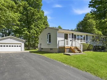 Property at 34 Crescent Drive, Newstead, NY 14001