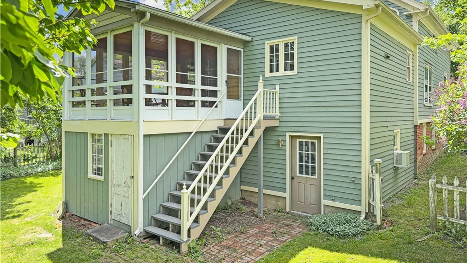 Property at 33 S Academy Street, Middlebury, NY 14591 9