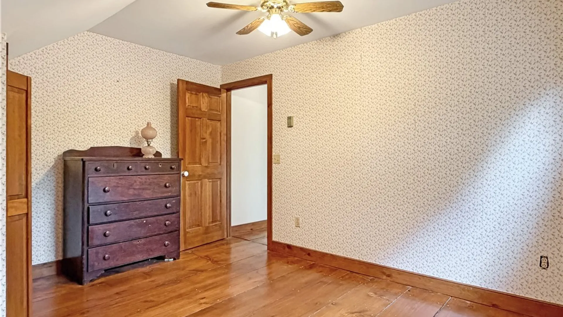 Property at 33 S Academy Street, Middlebury, NY 14591 33