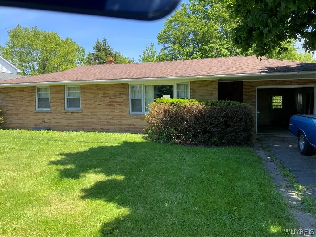 Property at 4959 Sunset Drive, Lockport Town, NY 14094