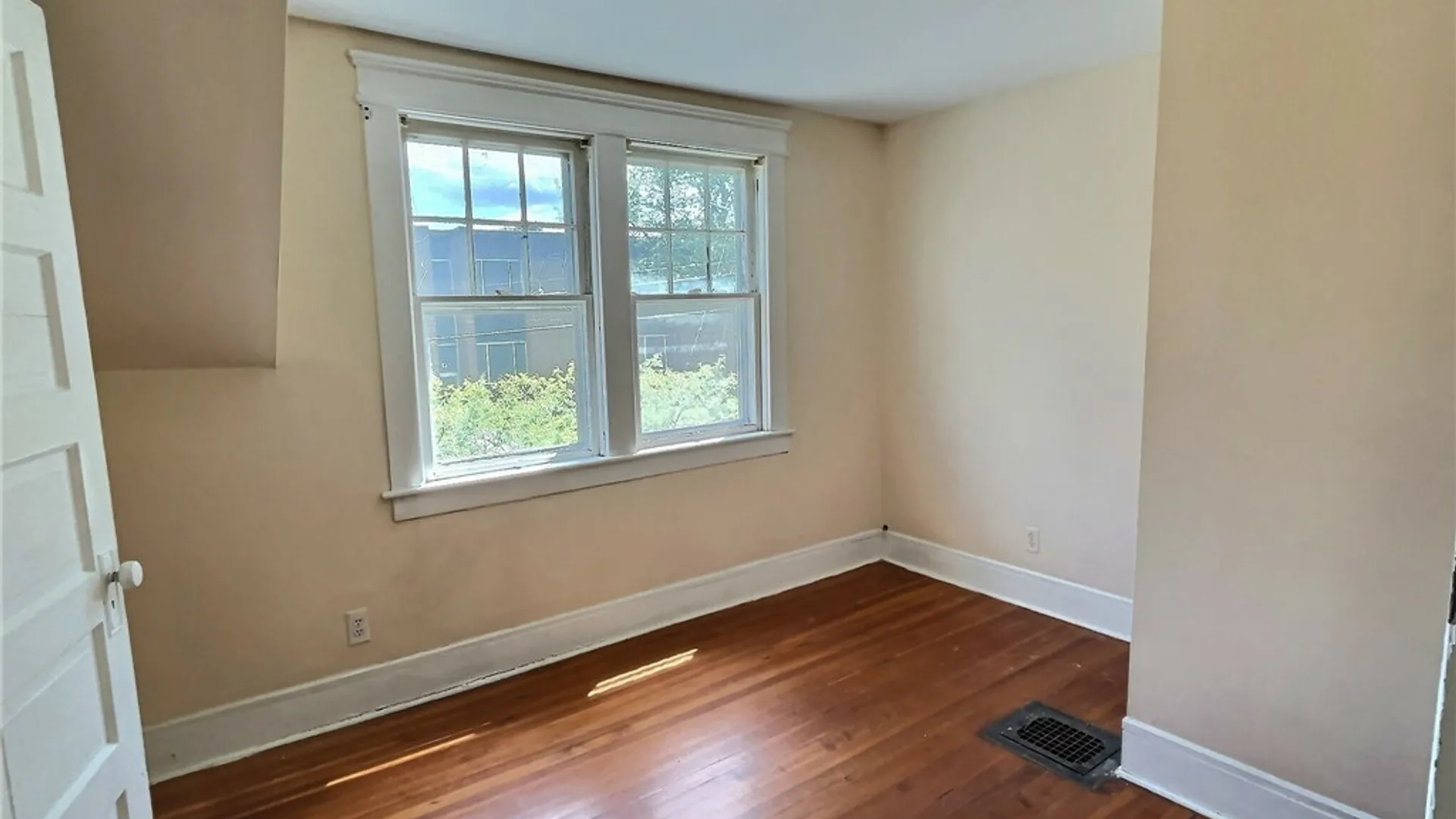 Property at 210 Grant Avenue, Syracuse, NY 13207 35