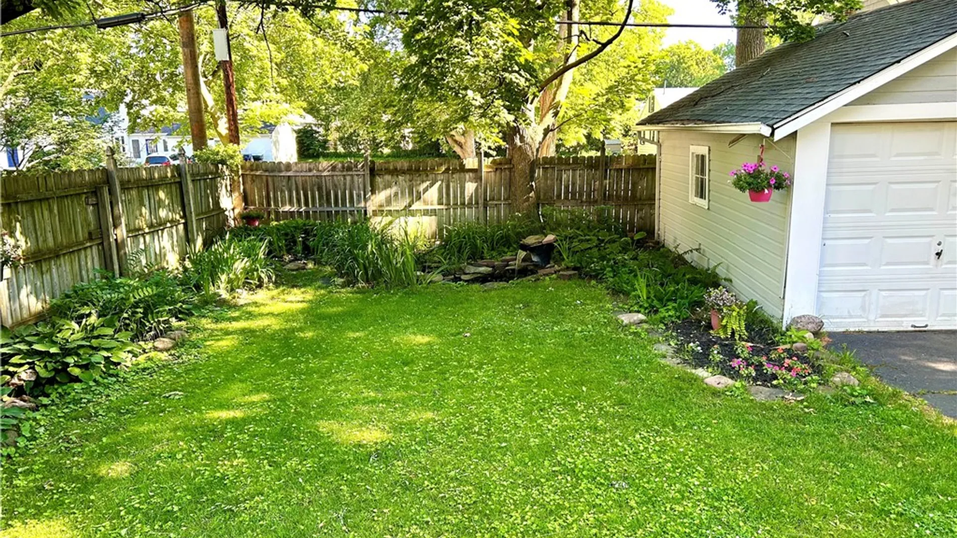 Property at 44 Rawlinson Road, Irondequoit, NY 14617 28