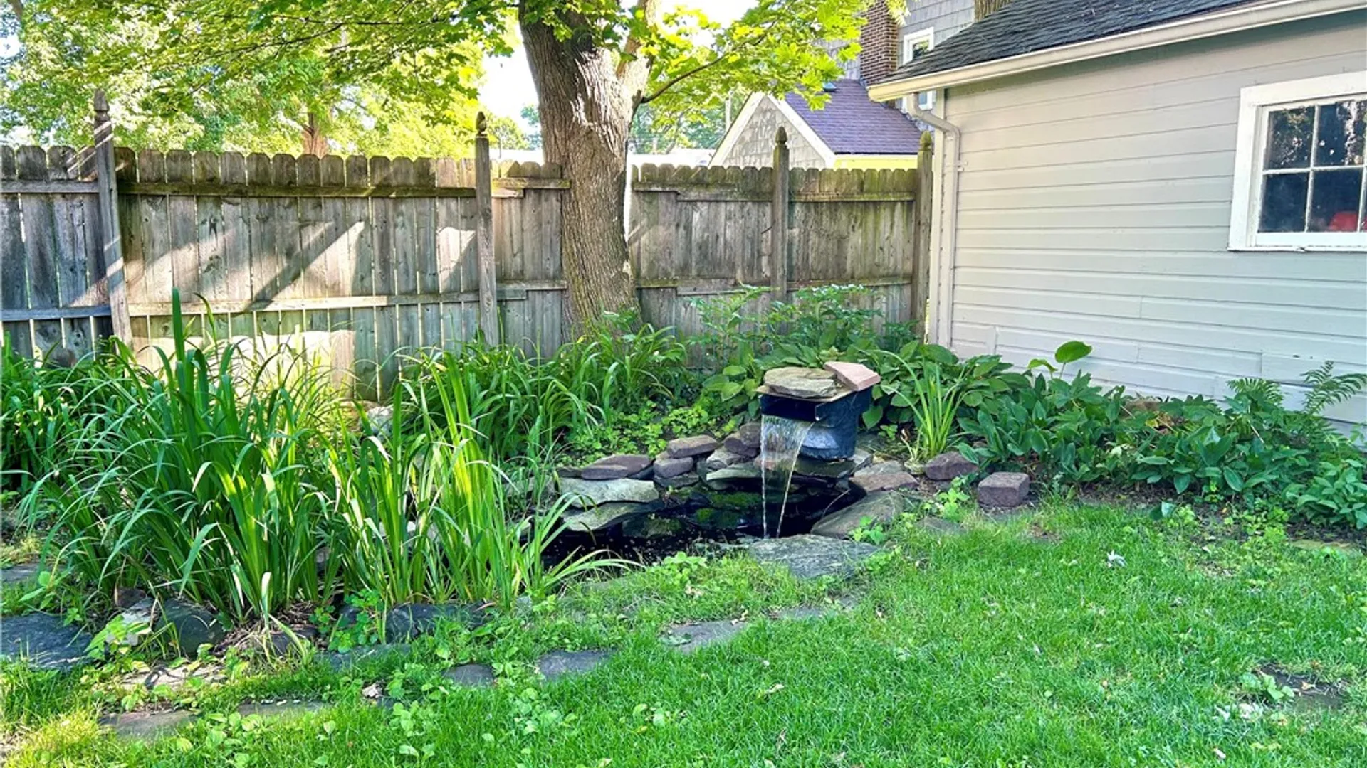 Property at 44 Rawlinson Road, Irondequoit, NY 14617 30