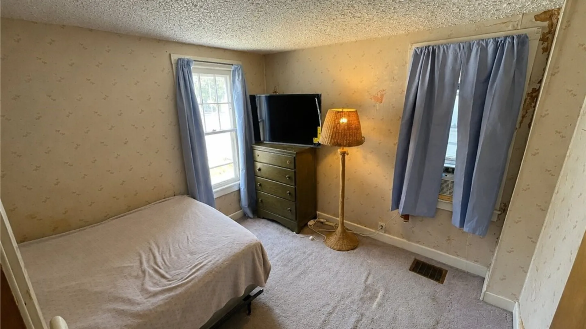 Property at 14 Center Street, Manchester, NY 14504 21