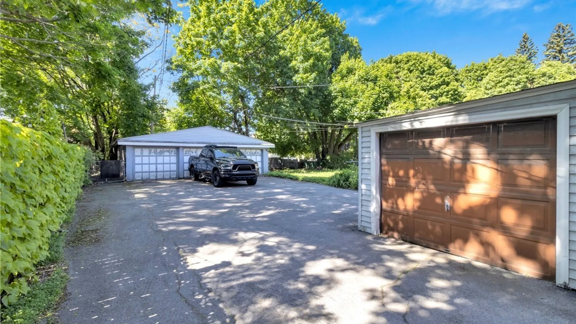 Property at 553 S Park Avenue, Buffalo, NY 14204 3