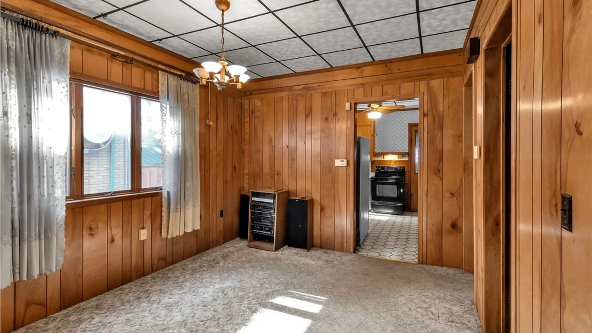 Property at 553 S Park Avenue, Buffalo, NY 14204 10