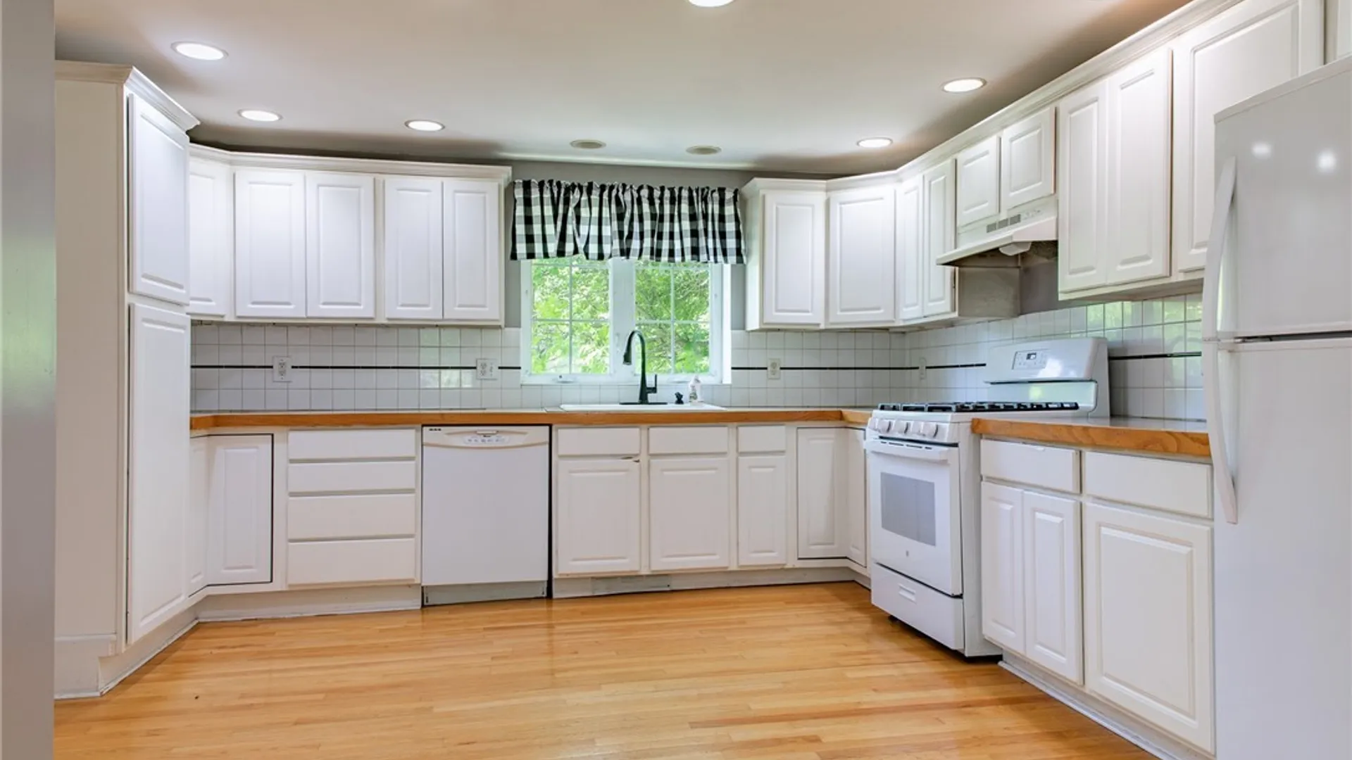 Property at 2395 / 2407 W Genesee, Camillus, NY 13031 8