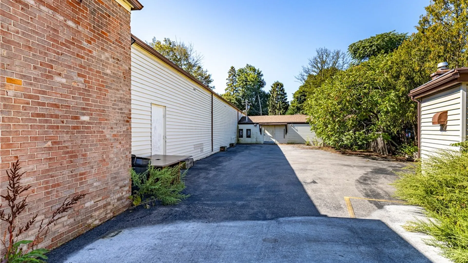 Property at 2195 Monroe Avenue, Brighton, NY 14618 4