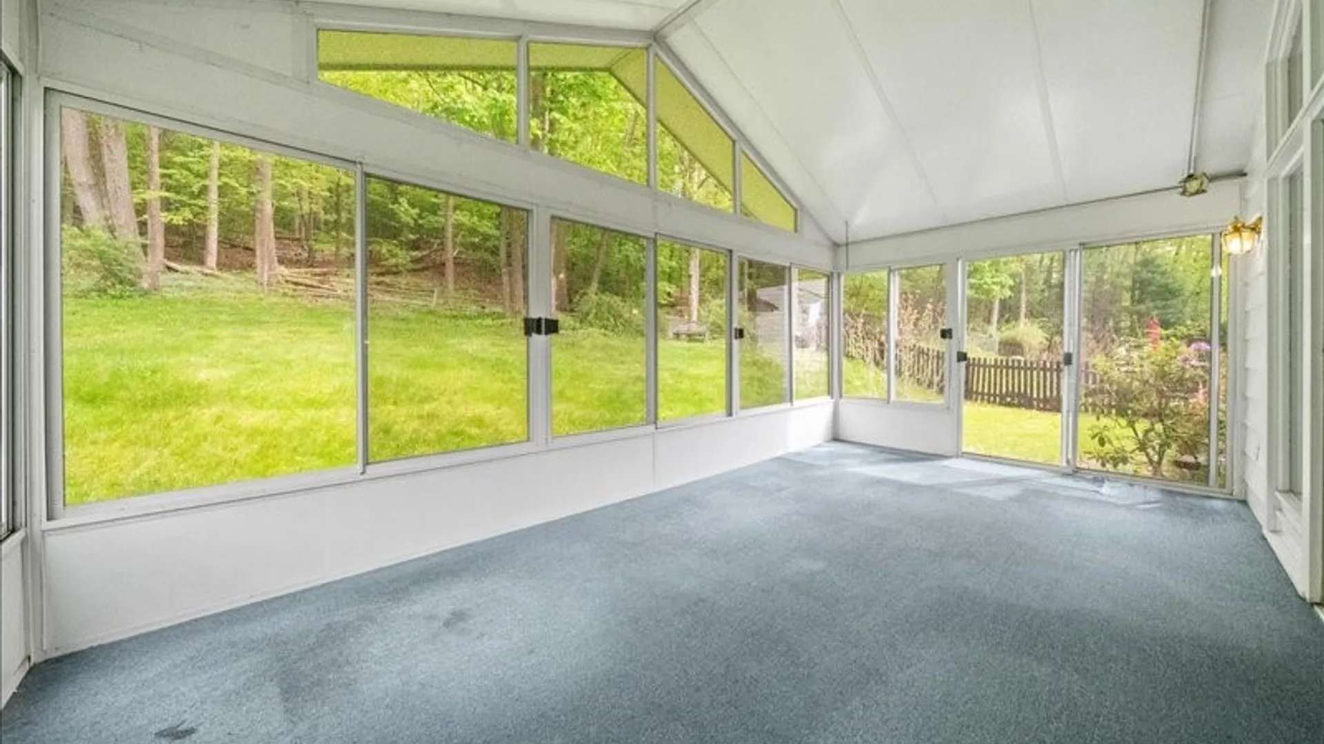 Property at 916 Chestnut Lane, Vestal, NY 13850 9