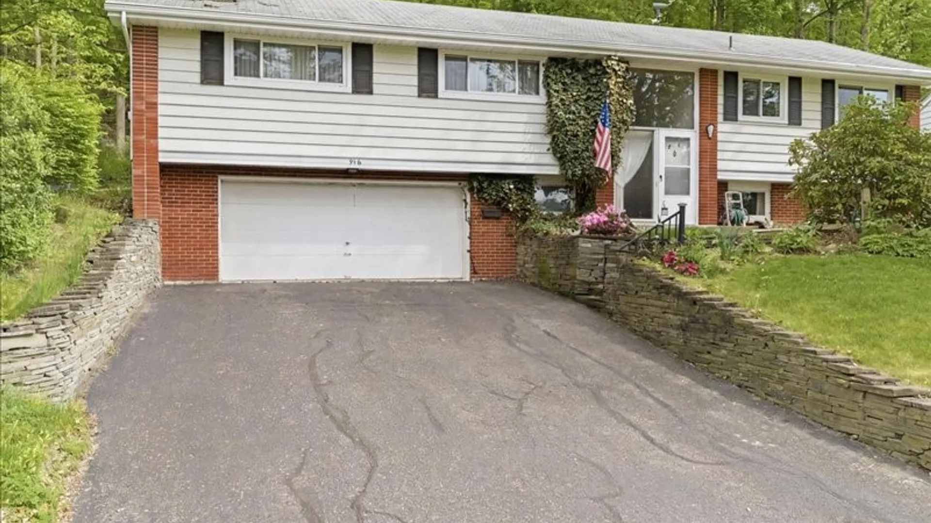 Property at 916 Chestnut Lane, Vestal, NY 13850 36