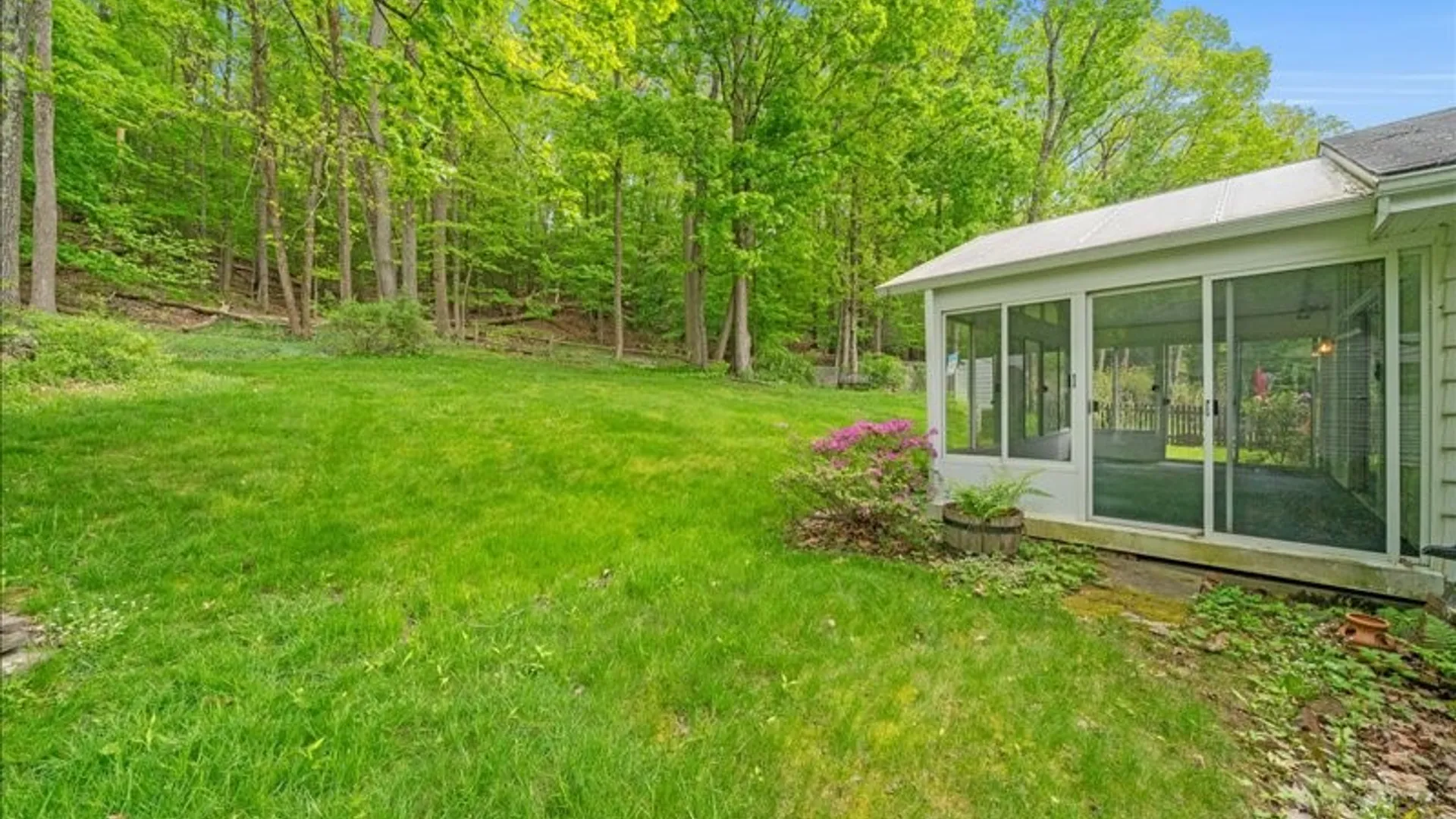 Property at 916 Chestnut Lane, Vestal, NY 13850 42
