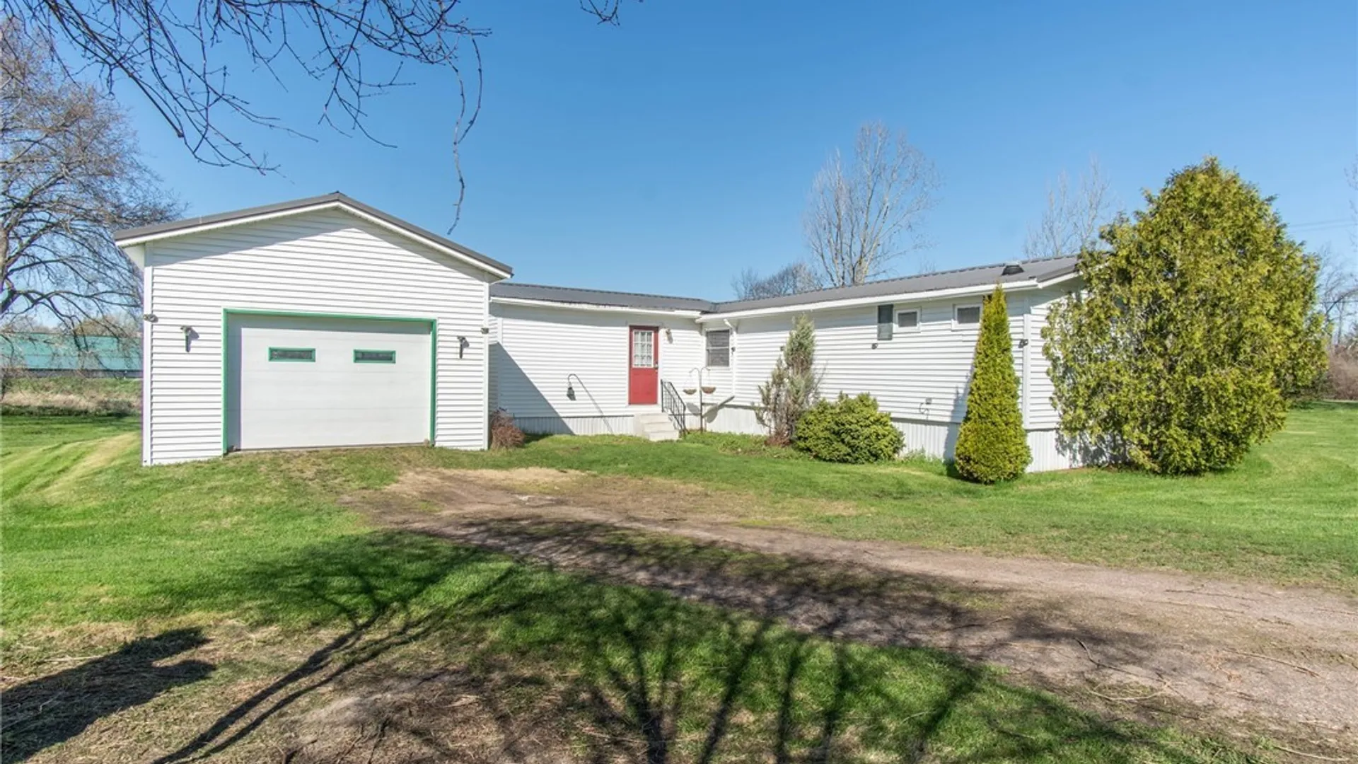 Property at 36976 State Route 12e, Clayton, NY 13624 3