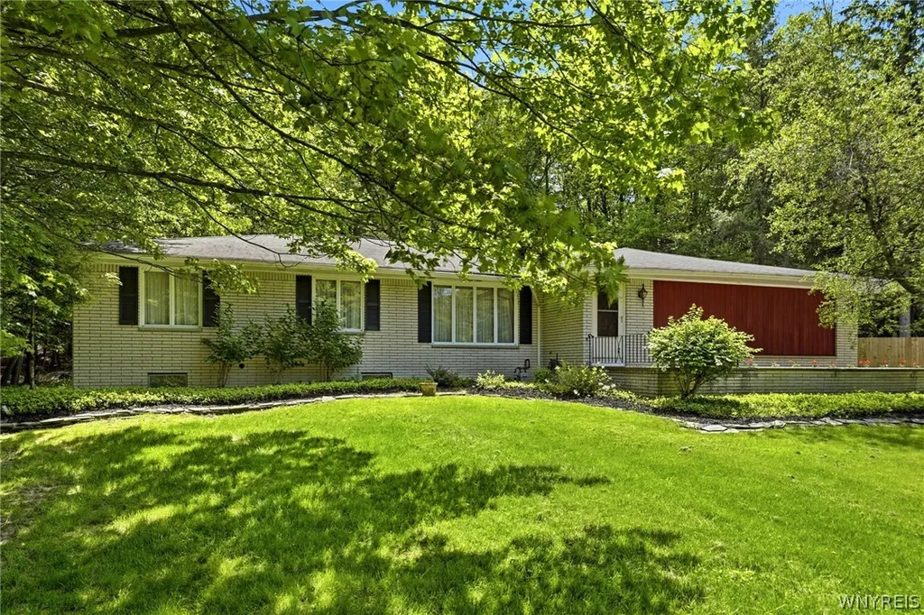 Property at 7922 Hywood Drive, Boston, NY 14075
