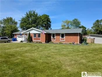 Property at 1633 Lakeview Road, Hamburg, NY 14085