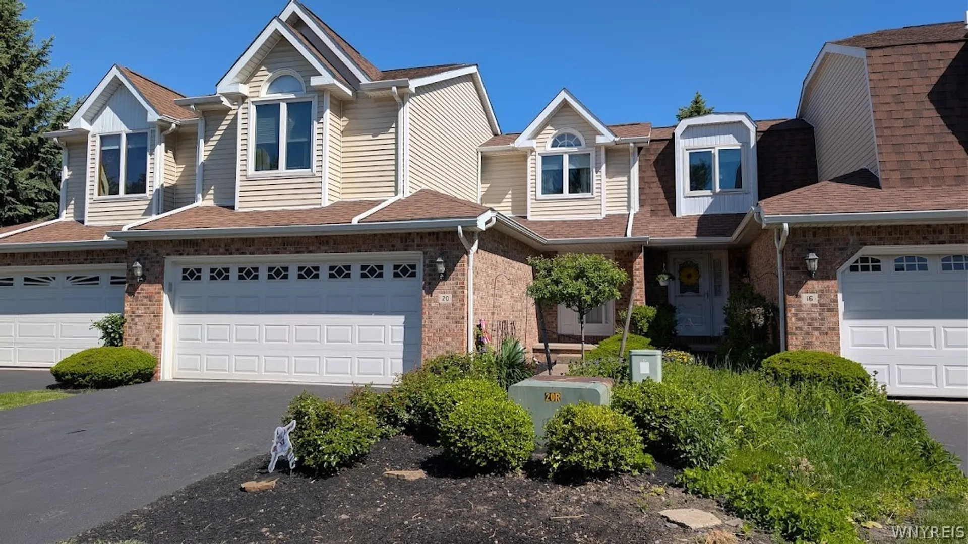 Property at 20 Niagara Shore Drive, Tonawanda, NY 14150 3