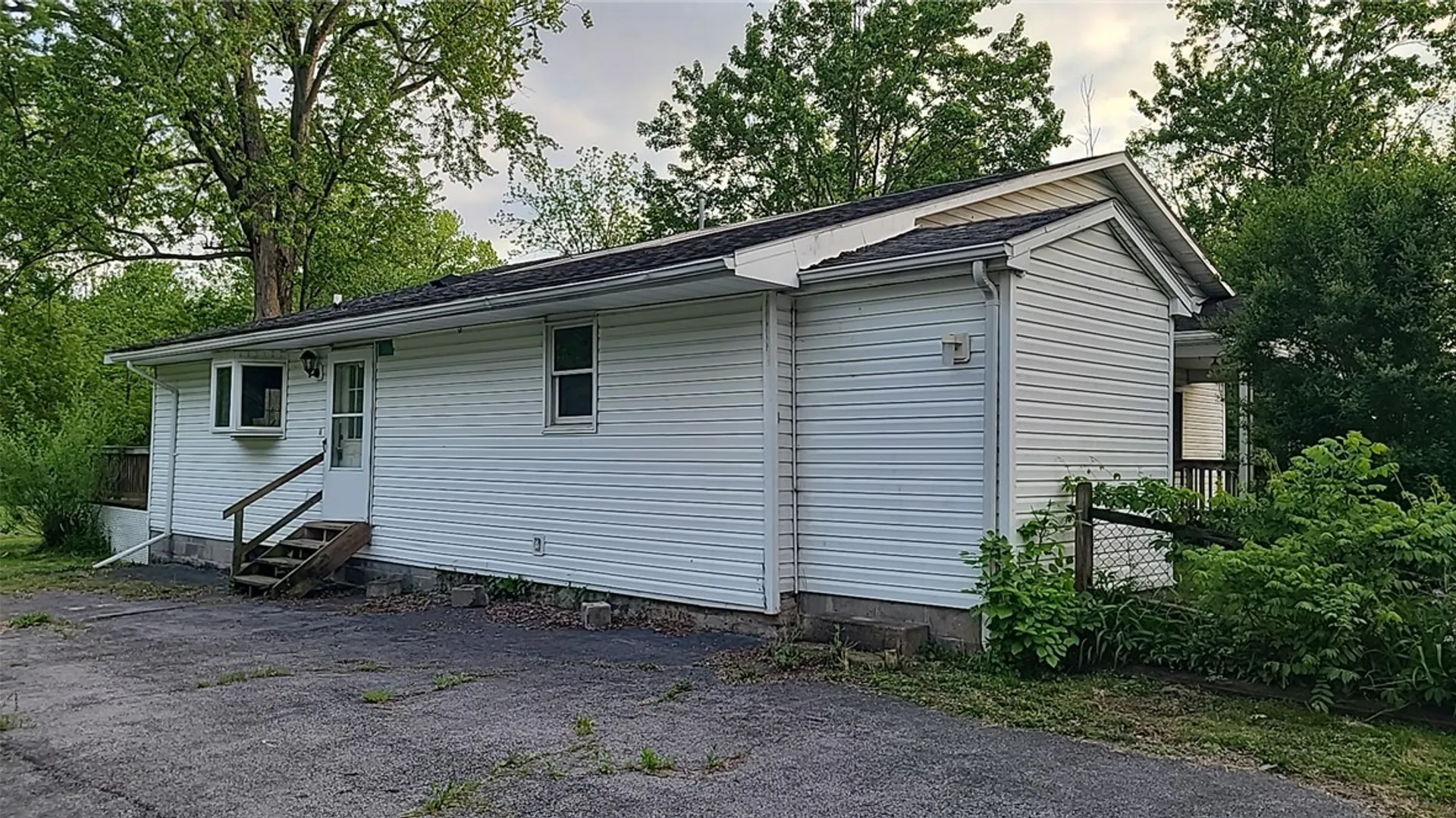 Property at 48 Chapman Avenue, Auburn, NY 13021 18
