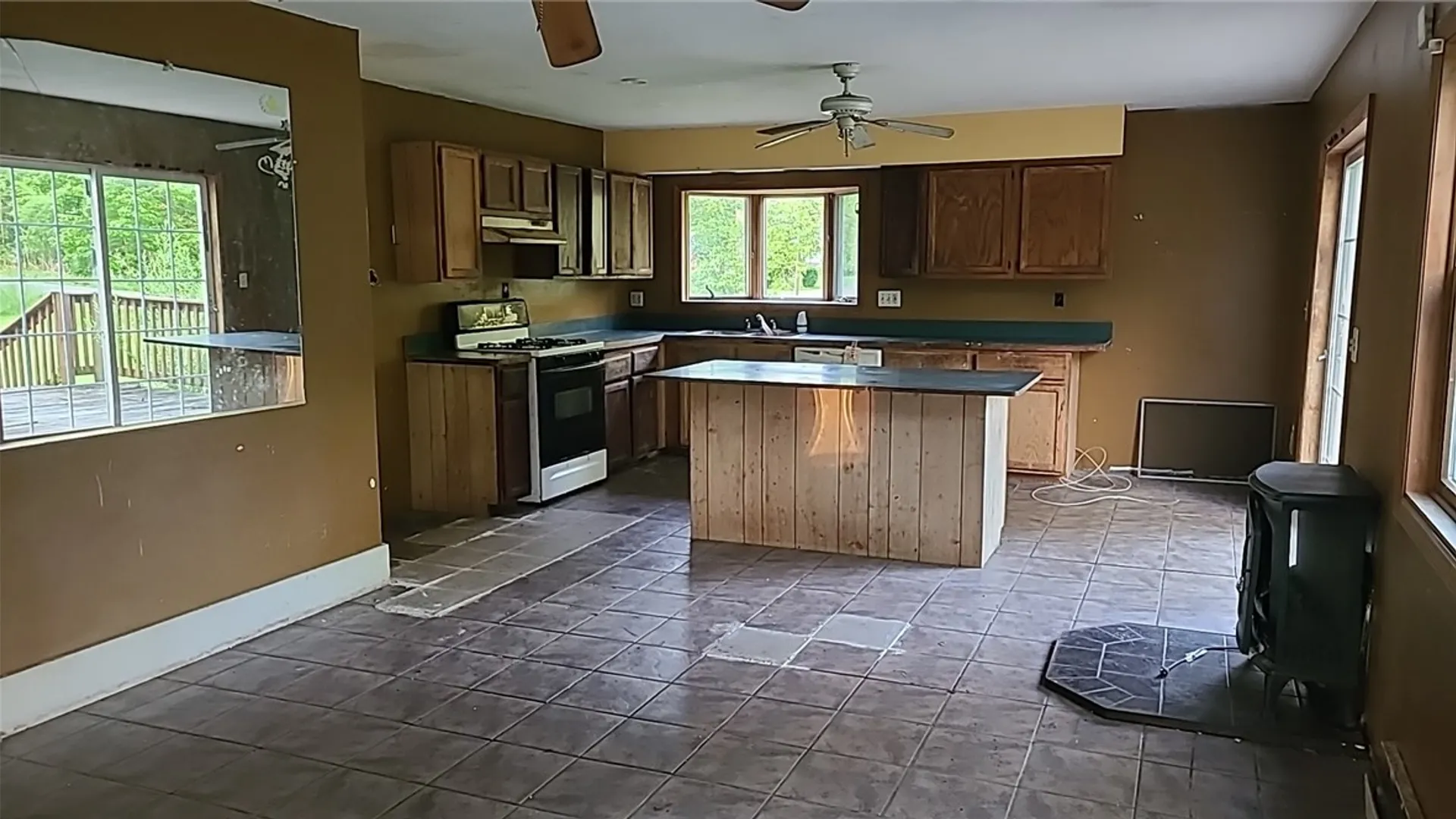 Property at 48 Chapman Avenue, Auburn, NY 13021 3
