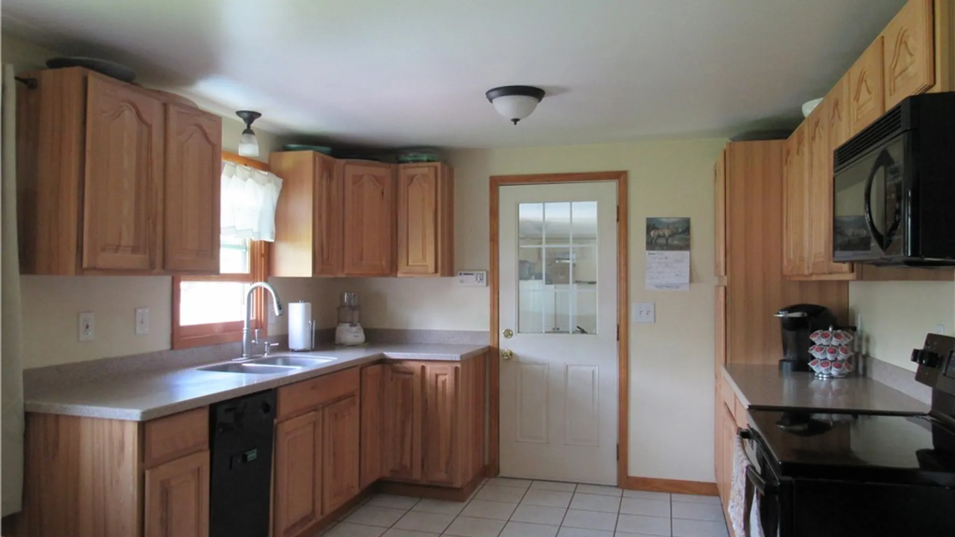 Property at 412 Stillwell Circle, DeWitt, NY 13057 3