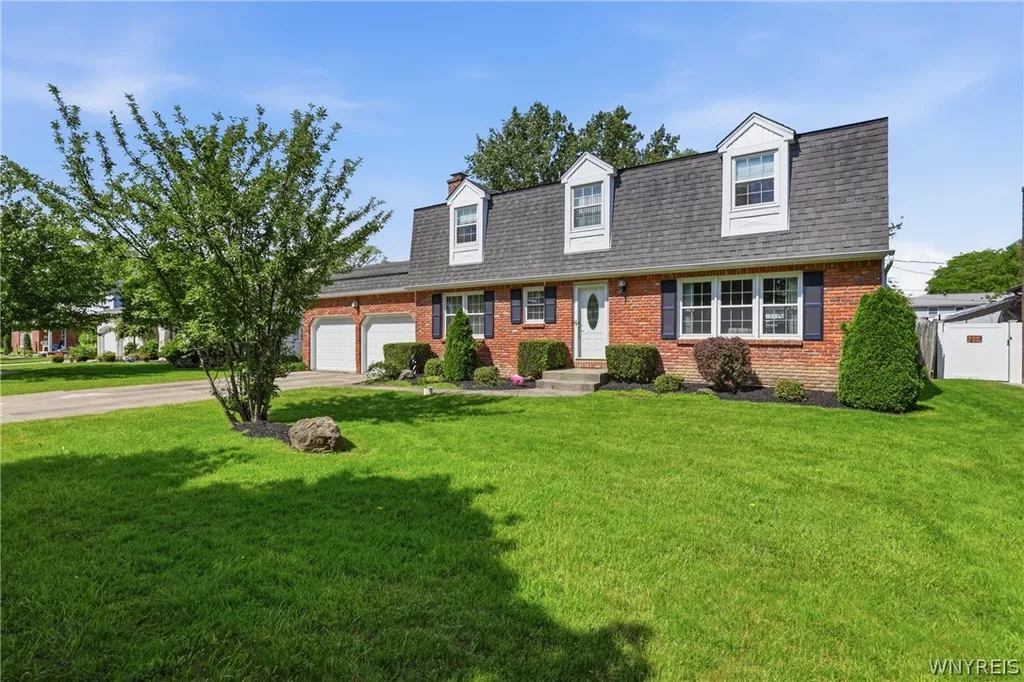 Property at 85 Heritage Road, Amherst, NY 14221