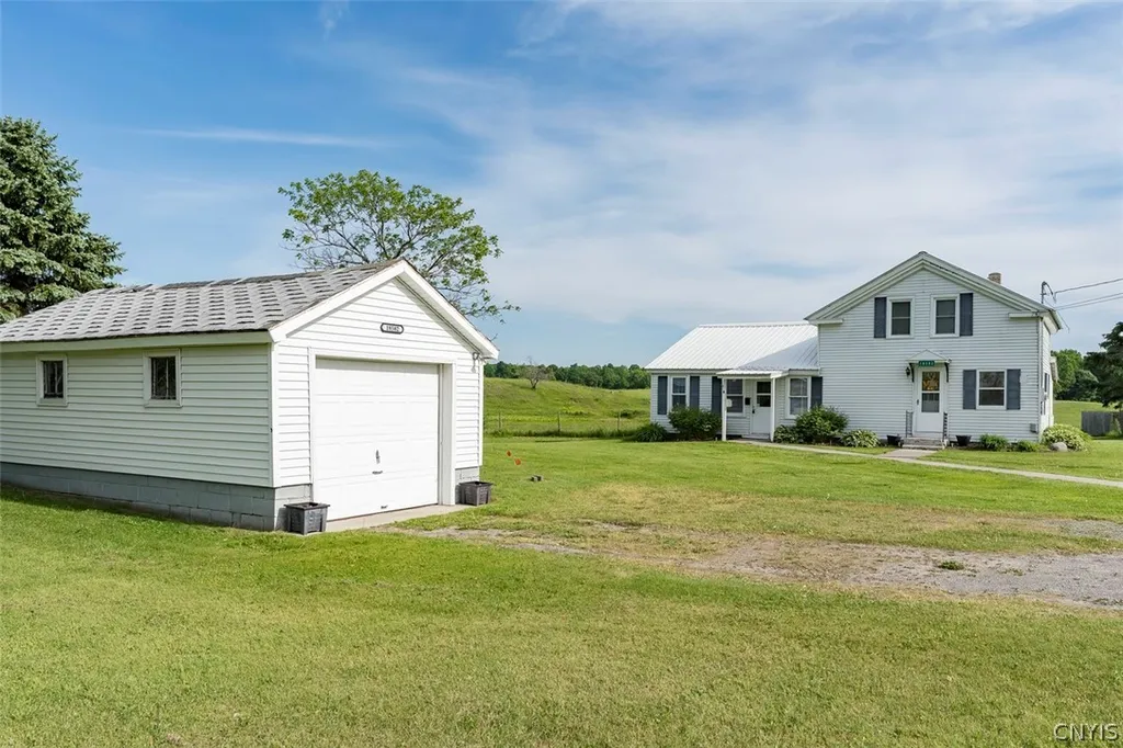 Property at 18582 County Route 162, Rutland, NY 13601