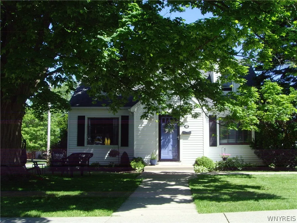 Property at 40 Princeton Place, Orchard Park, NY 14127