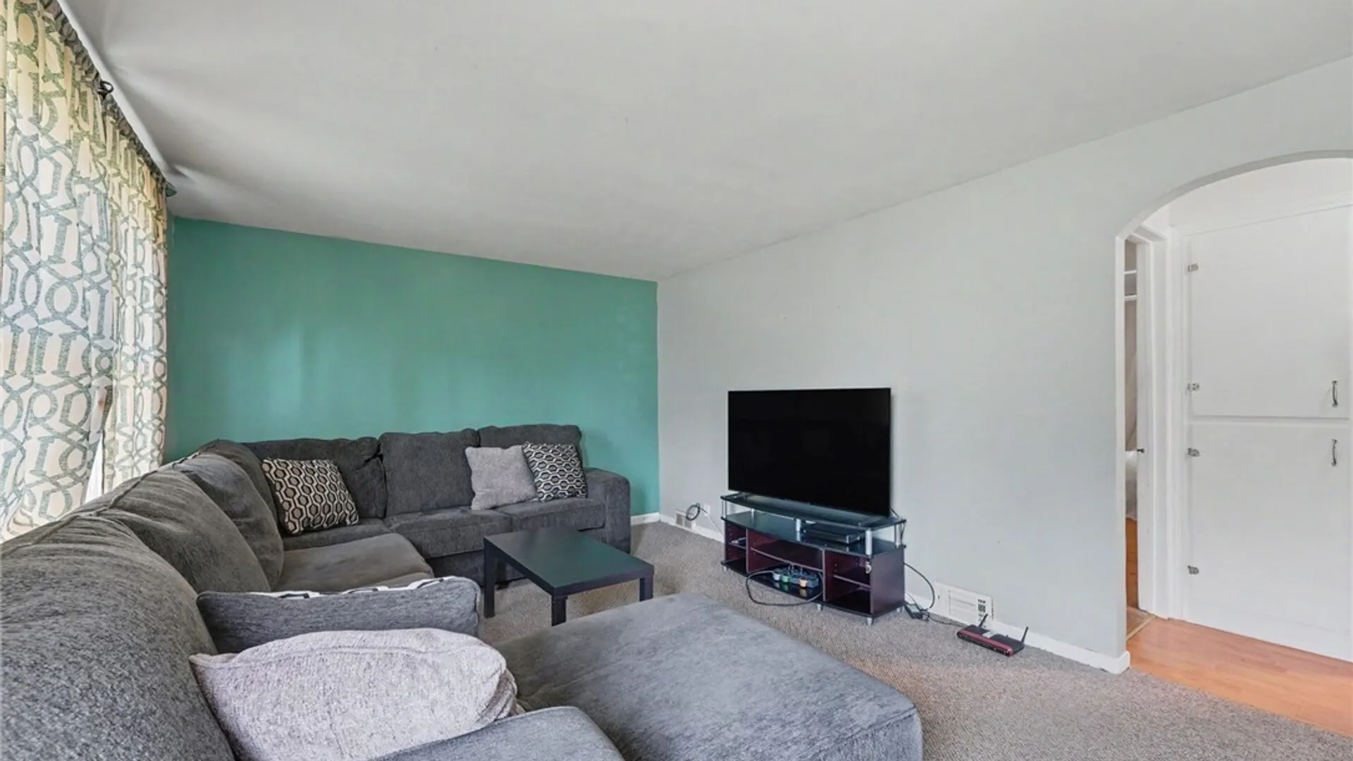 Property at 109 Summit Avenue, West Seneca, NY 14224 9