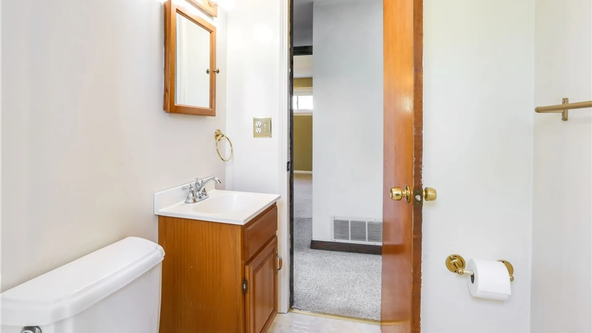 Property at 105 Nokomis Parkway, Cheektowaga, NY 14225 12