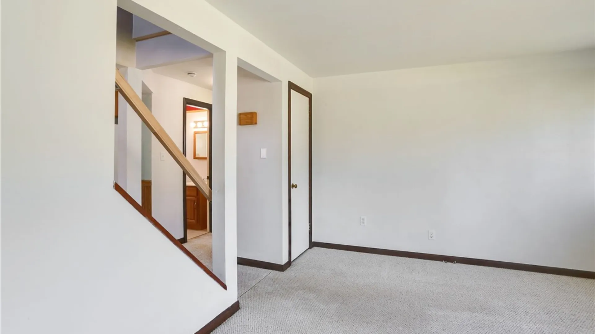 Property at 105 Nokomis Parkway, Cheektowaga, NY 14225 8