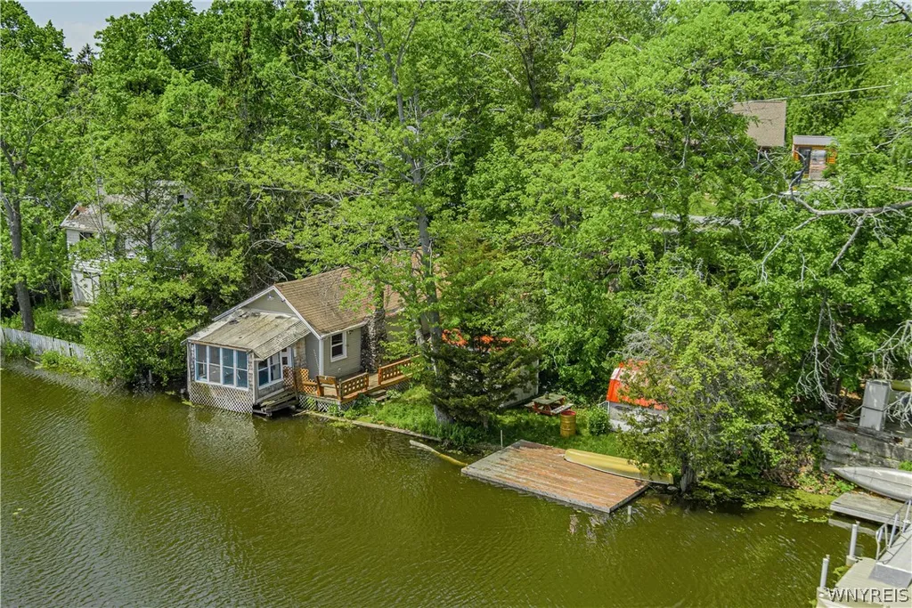 Property at 2341 Riverview Drive, Wilson, NY 14172