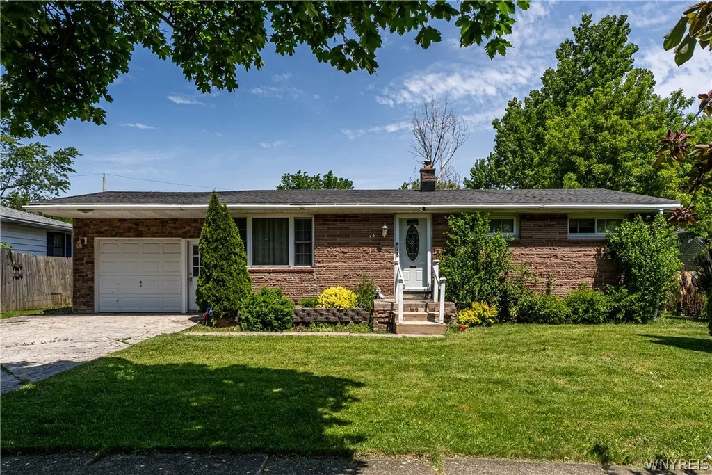 Property at 15 Hillcrest Drive, Amherst, NY 14226