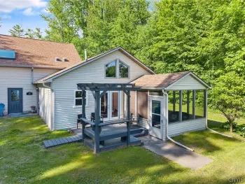 Property at 29 Fawn Road, Constantia, NY 13028