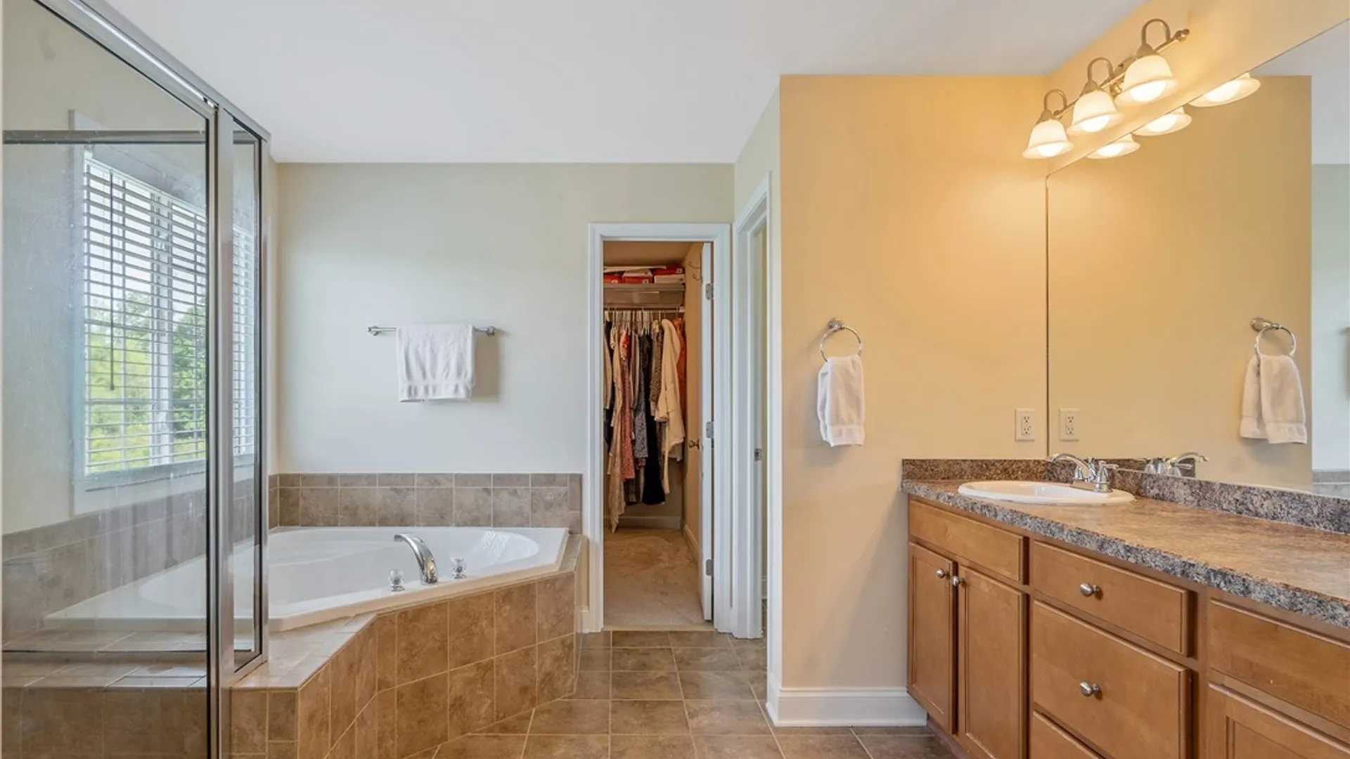 Property at 8796 Emmons Mercantile, Cicero, NY 13029 23