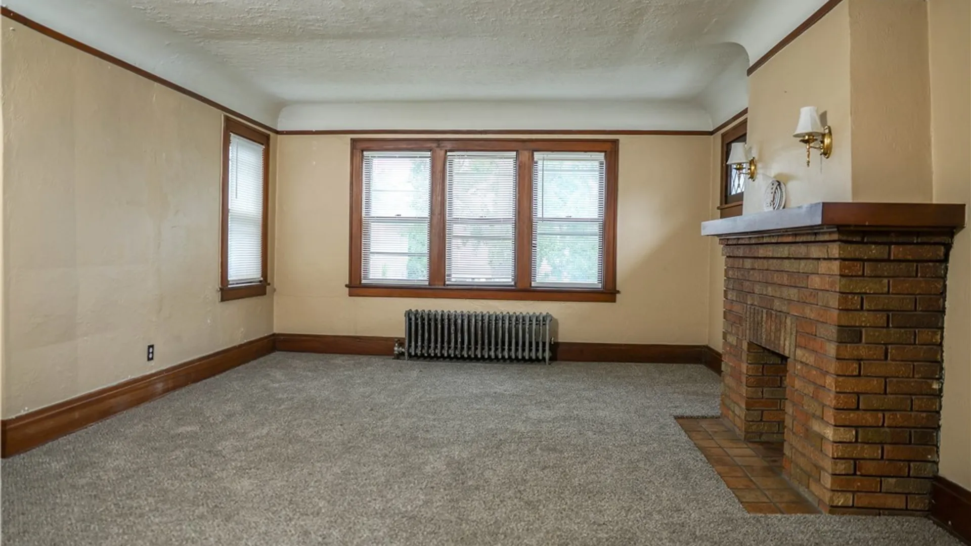 Property at 43 Hawthorne Avenue, Tonawanda, NY 14223 8