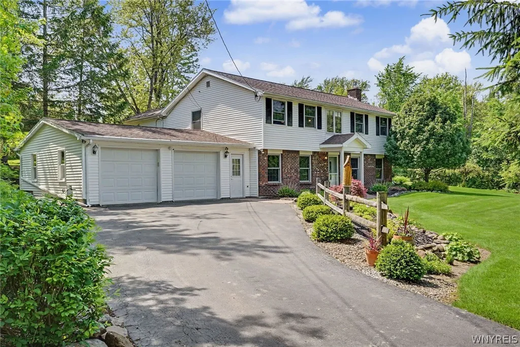 Property at 2137 Grover Road, Aurora, NY 14170