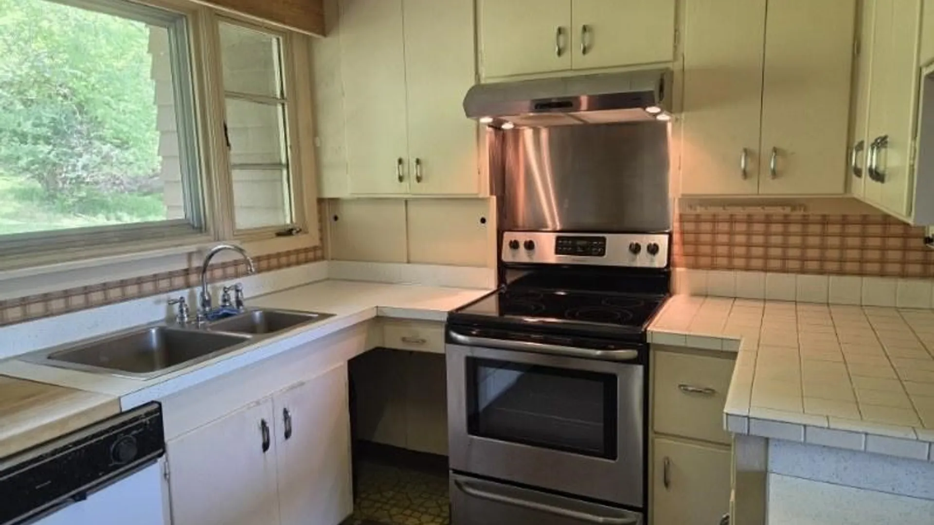 Property at 4581 Broad Road, Onondaga, NY 13215 5