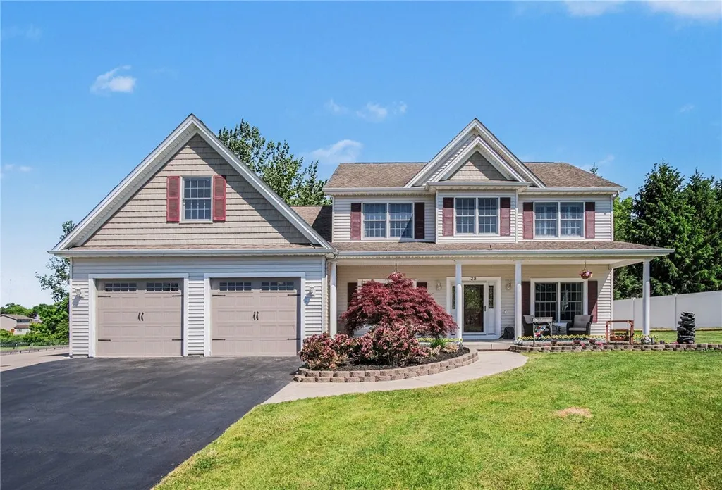 Property at 28 Countryside Dr, Hamlin, NY 14464