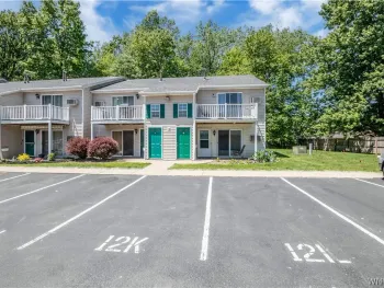 Property at 12 Sunmist Sq, Amherst, NY 14228