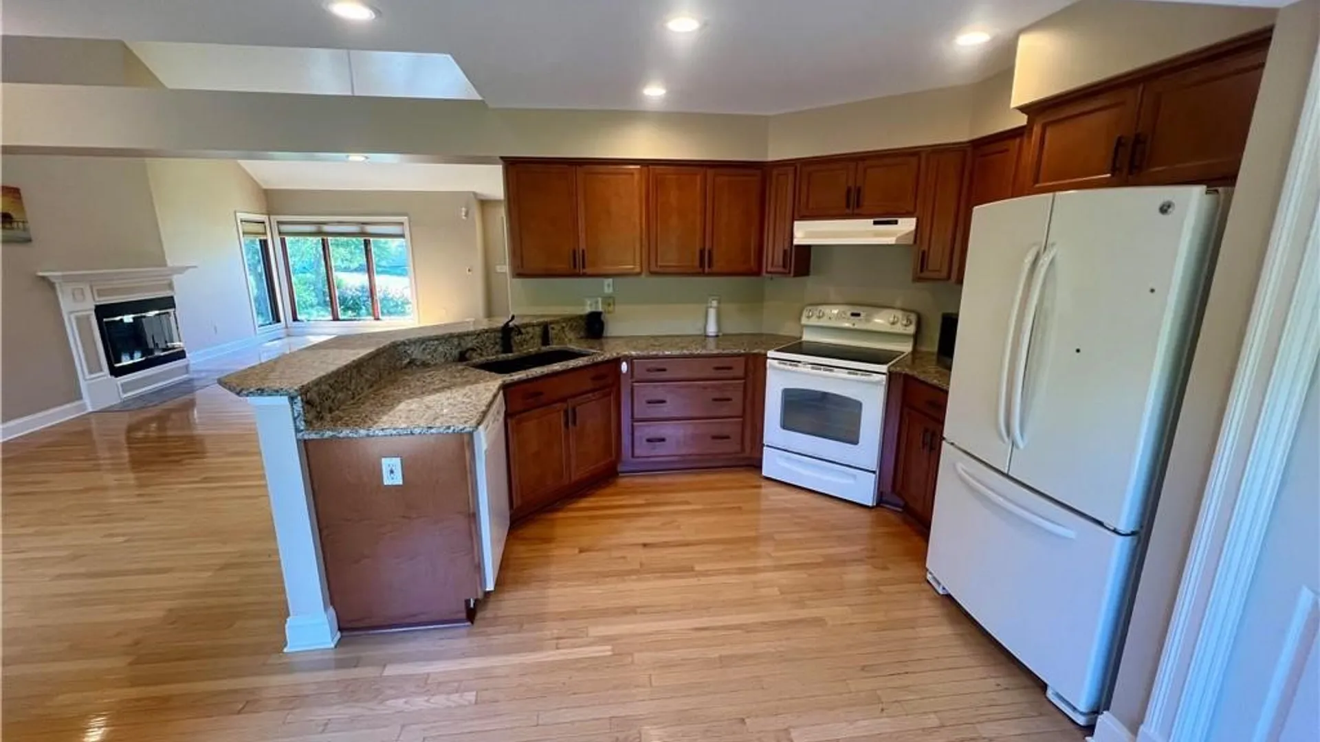 Property at 35 Hayfield Way, Pittsford, NY 14534 5