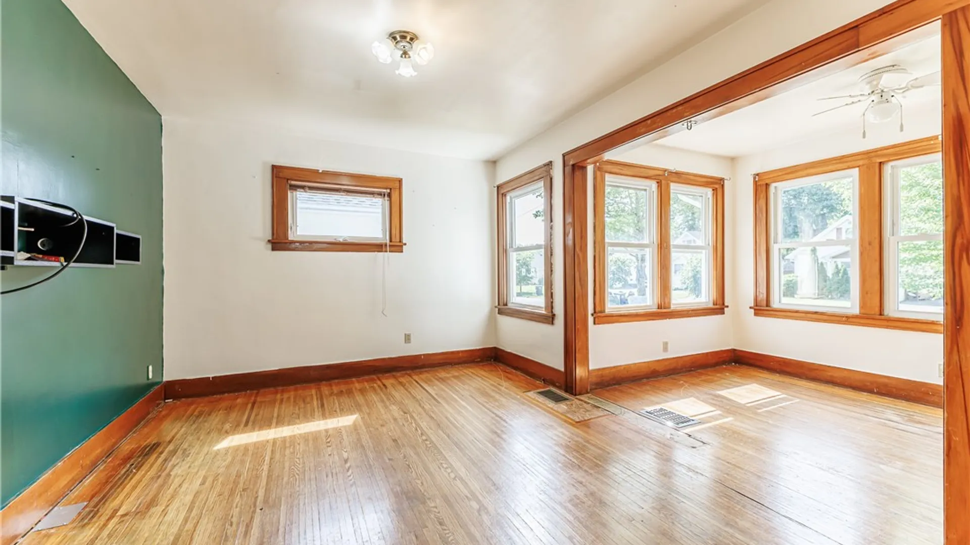 Property at 46 Beverly Heights, Greece, NY 14616 7