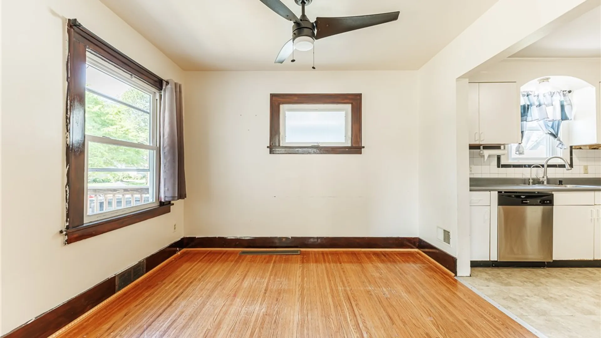 Property at 46 Beverly Heights, Greece, NY 14616 9
