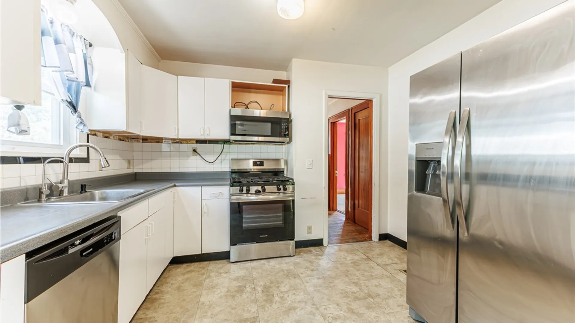 Property at 46 Beverly Heights, Greece, NY 14616 12