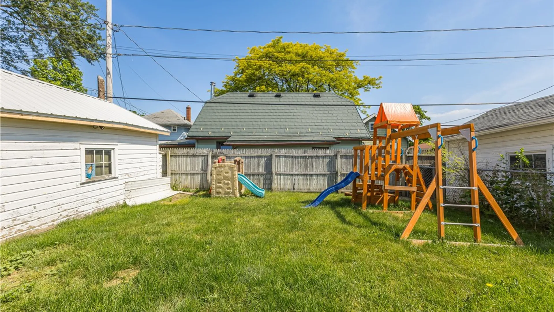 Property at 46 Beverly Heights, Greece, NY 14616 31