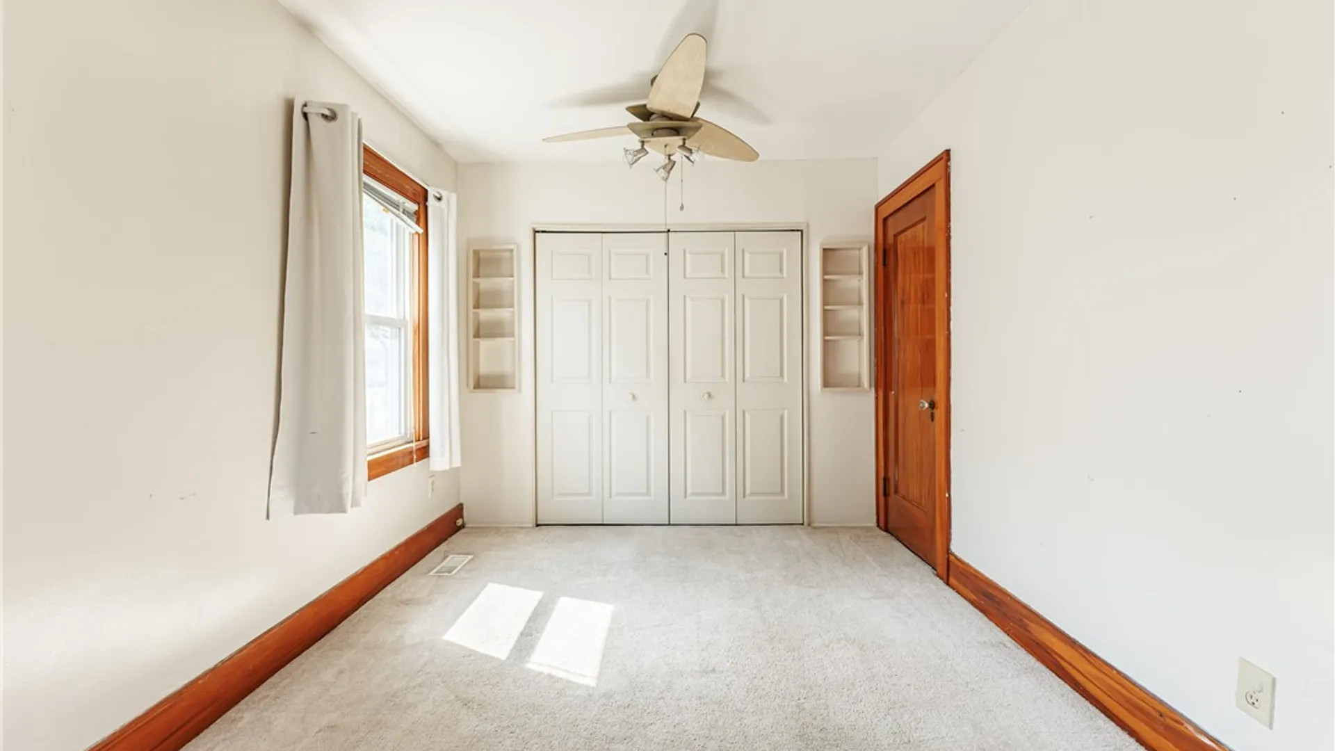 Property at 46 Beverly Heights, Greece, NY 14616 15