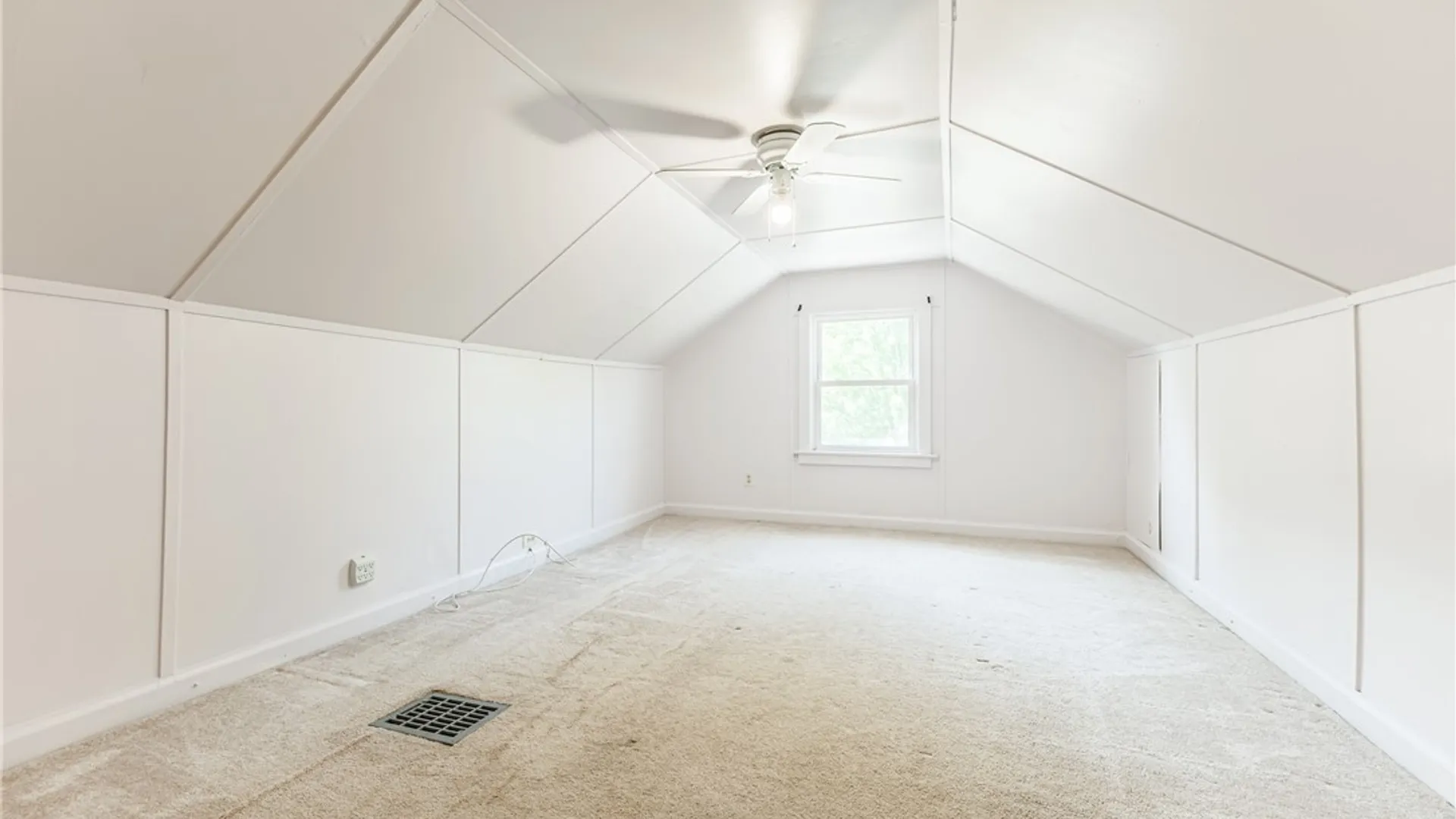 Property at 46 Beverly Heights, Greece, NY 14616 19