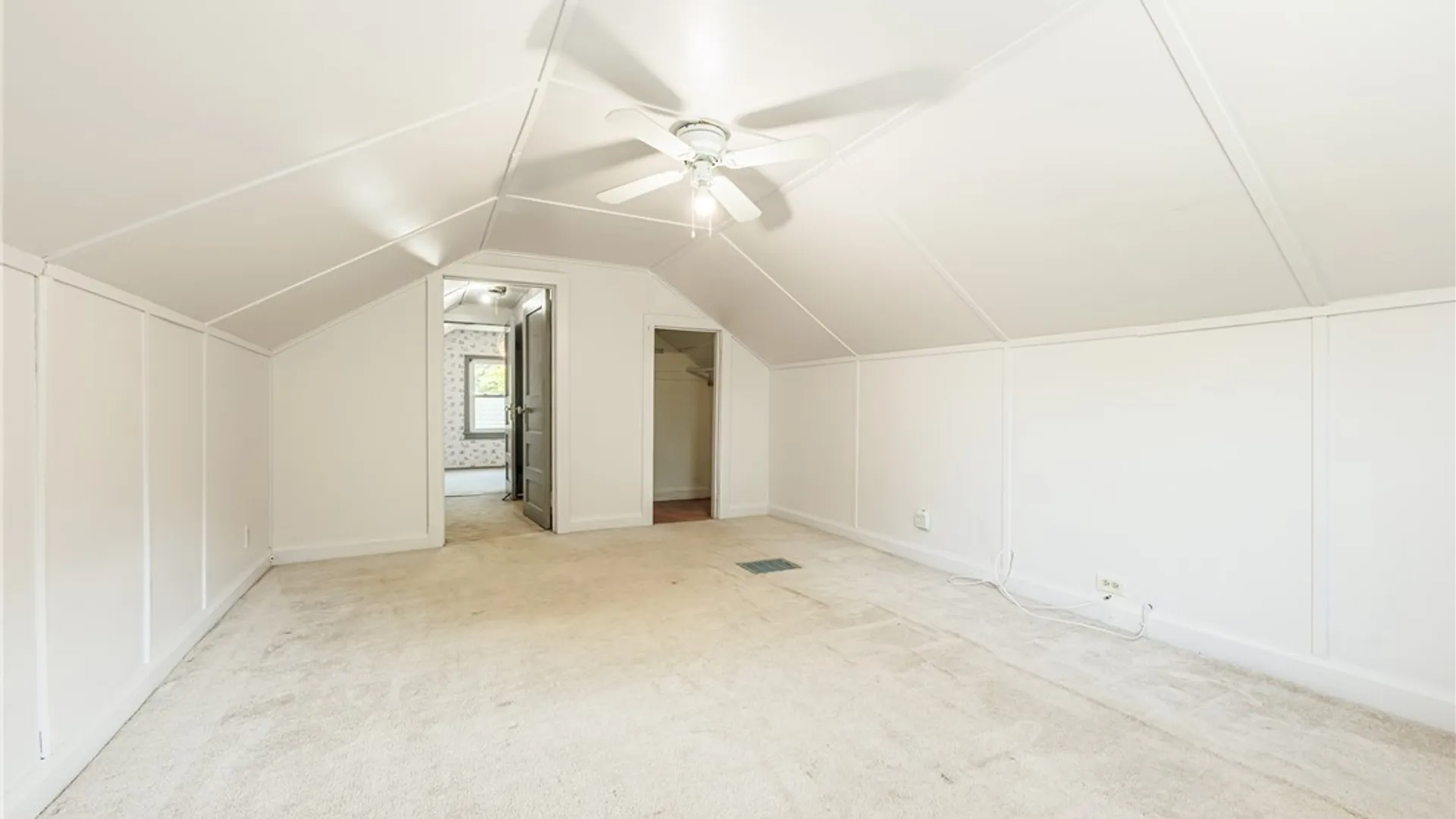 Property at 46 Beverly Heights, Greece, NY 14616 20