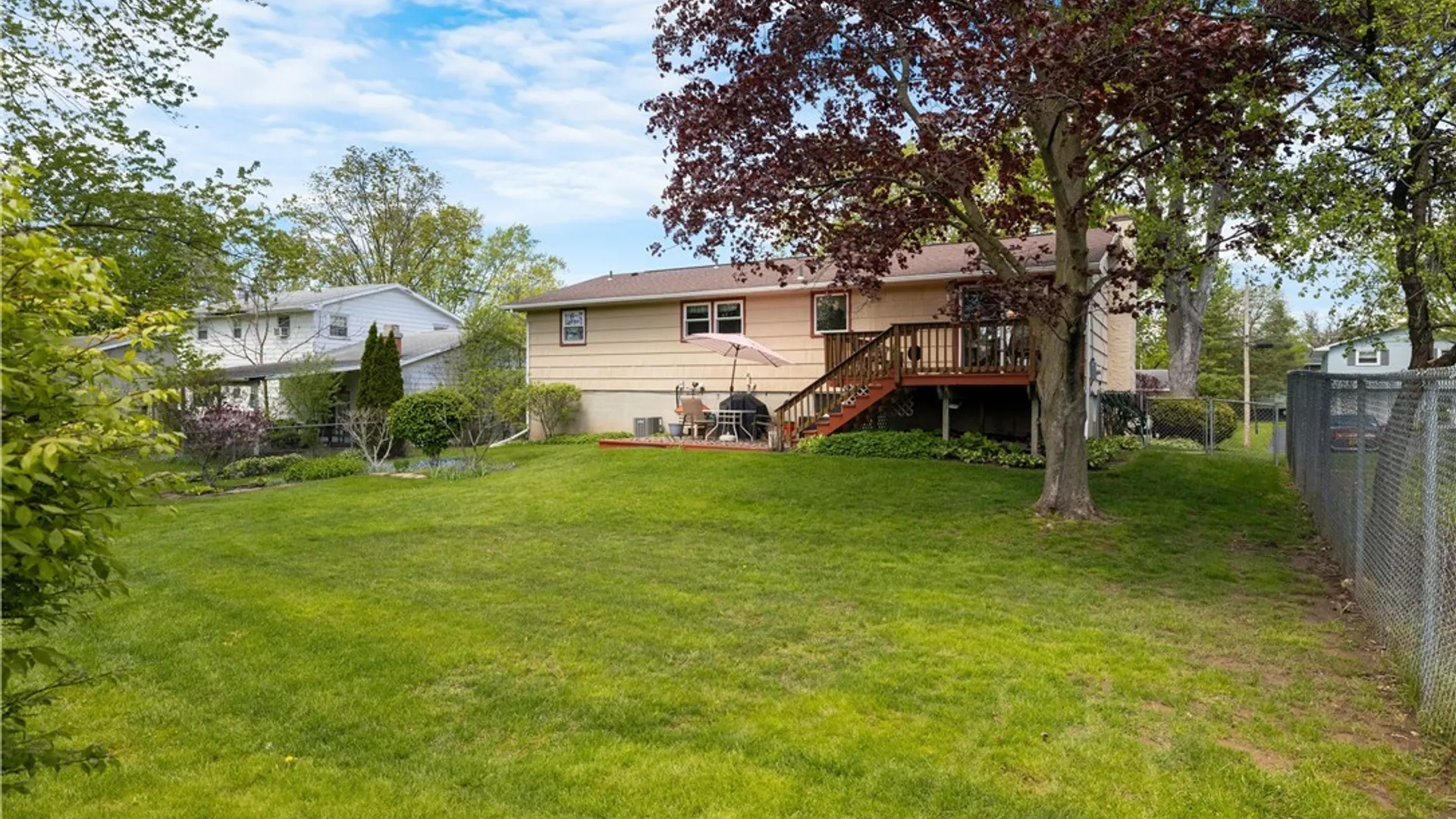 Property at 7 Lark Path, Clay, NY 13090 31
